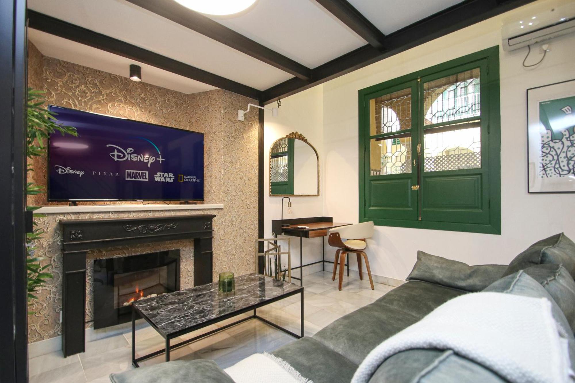 New! Luxurious & Chic Duplex Next To The Cathedral Apartamento *