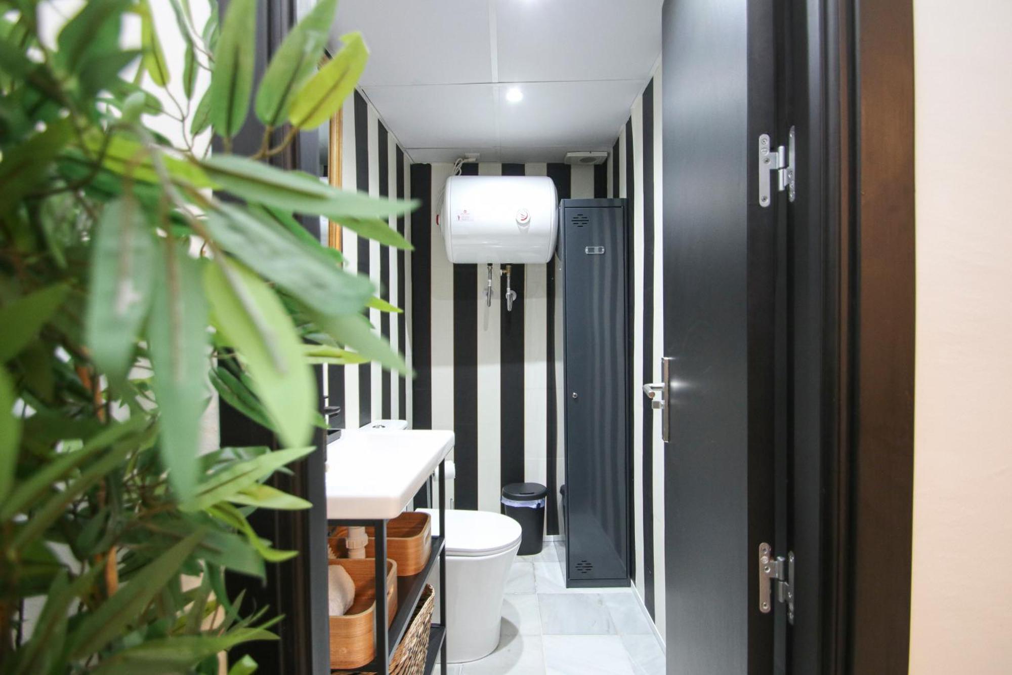 New! Luxurious & Chic Duplex Next To The Cathedral