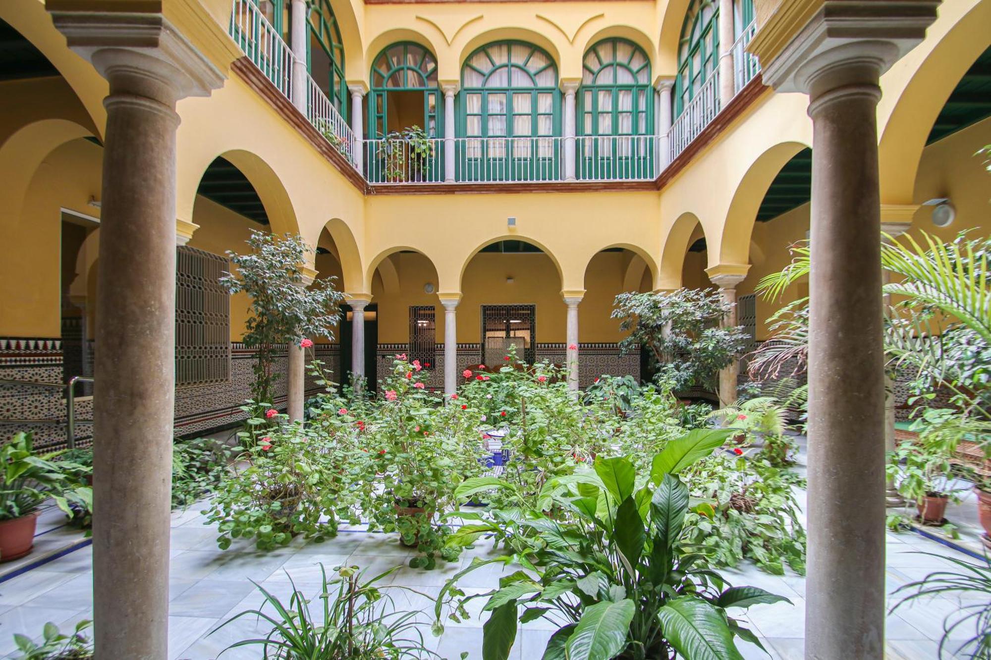 New! Luxurious & Chic Duplex Next To The Cathedral Appartement *